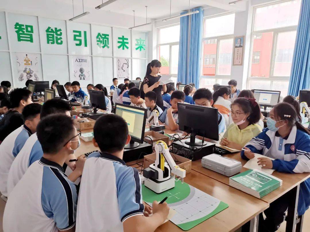 日照初中最新排名，科技重塑教育，智能初中时代来临